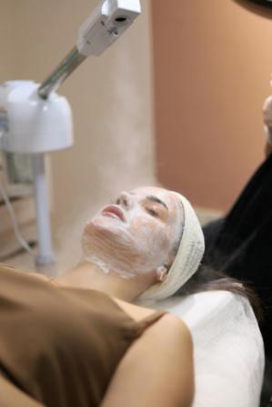 Smooth and Refine Your Skin: Open Pores Treatment in Delhi